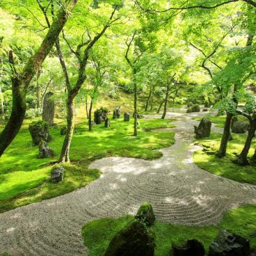 Dazaifu (Kyushu), Karesansui dry garden in Komyozen-ji temple