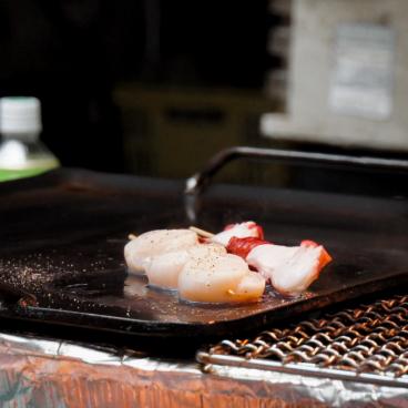 Kuromon Ichiba (Osaka), Skewered octopus and scallops