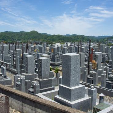 Shoden-ji (Kyoto), Japanese graveyard