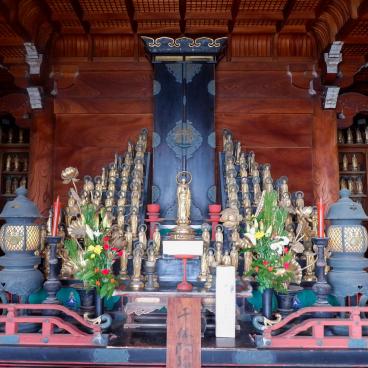 Mangetsu-ji in Otsu, Inside view of Ukimido floating pavilion