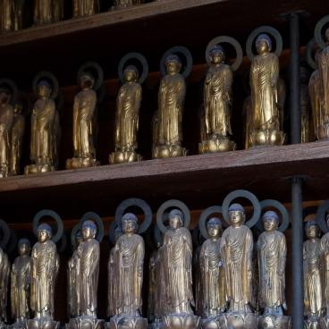 Mangetsu-ji in Otsu, Inside view of Ukimido floating pavilion 2