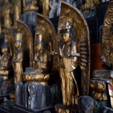 Mangetsu-ji in Otsu, Inside view of Ukimido floating pavilion 3