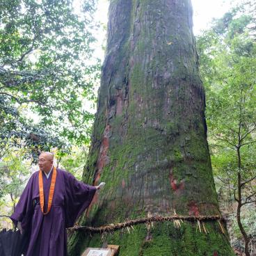 Sanbutsu-ji (Tottori), Monk welcoming the visitors 2