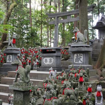 Toyokawa Inari (Aichi Prefecture), Hill of Foxes Reiko-Zuka 