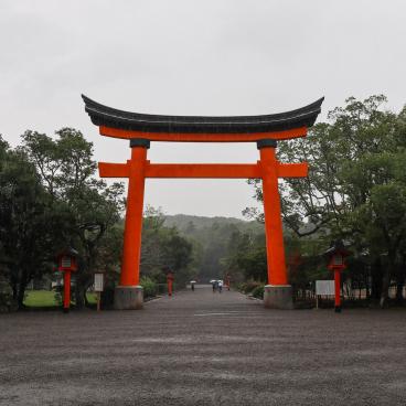 Usa-jingu in Kyushu, Great vermilion torii gate