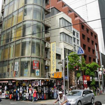 America Mura (Osaka), Clothing stores