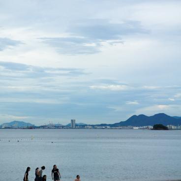 Seaside Momochi (Fukuoka), Tourists and view on Hakata Bay