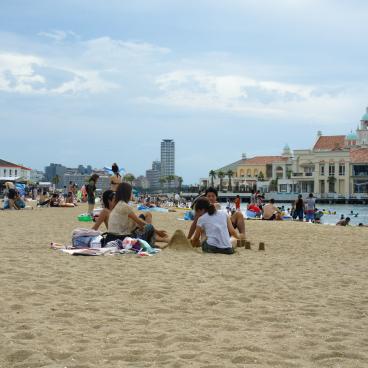 Seaside Momochi (Fukuoka), View on the beach and the seafront buildings 4