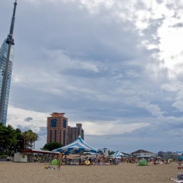 Seaside Momochi (Fukuoka), View on the beach and Fukuoka Tower