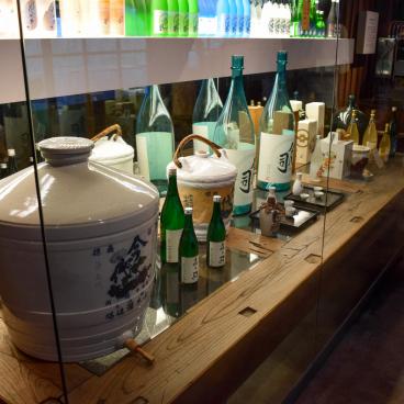 Imayotsukasa Sake Brewery (Niigata), Exhibition of various types of sake containers