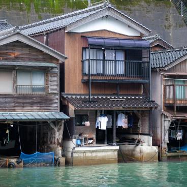 Ine (Kyoto), Funaya houses built above water