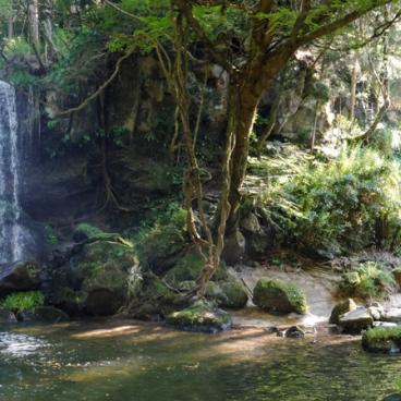 Panoramic view on Nabegataki Falls and its surroundings