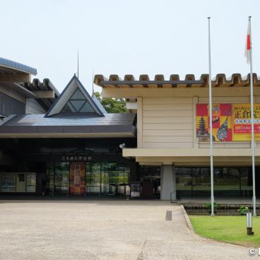 Nara National Museum, Front and entrance of the East Wing dedicated to the temporary exhibitions