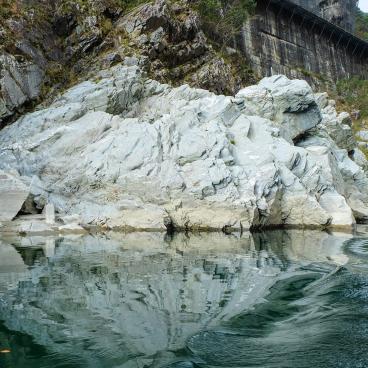 Oboke Koboke Gorges (Shikoku), View on Yoshino river and its banks 3