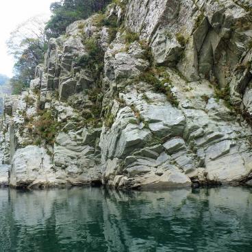 Oboke Koboke Gorges (Shikoku), Rocky banks of Yoshino river 4