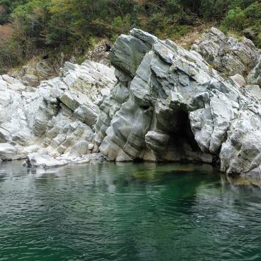 Oboke Koboke Gorges (Shikoku), Rocky banks of Yoshino river 2