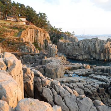 Sakai (Fukui), Tojinbo cliffs