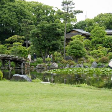 Shosei-en (Kyoto), View on the pond and the house