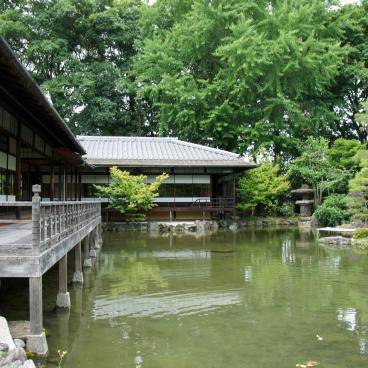 Shosei-en (Kyoto), View on the pond and part of the house