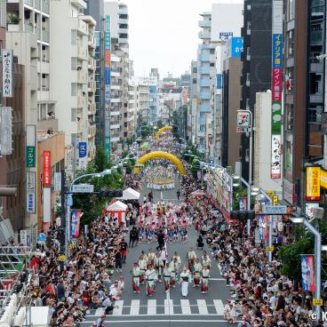 Koenji Awa-Odori (Tokyo), View on the dance festival from the station