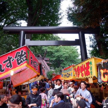 Koenji Awa-Odori (Tokyo), Food and sweets stalls at Koenji Hikawa shrine