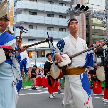 Koenji Awa-Odori (Tokyo), Shamisen and drum players
