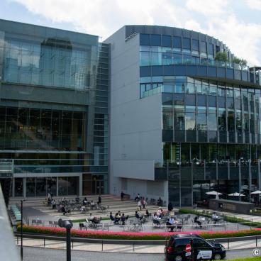 Tokyo Midtown (Akasaka), View on the mall's entrance from Midtown Garden
