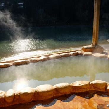 Oku Aizu (Mishima), Outdoor hot bath at Hayato Onsen Tsuru no Yu