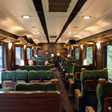 Blue Symphony, Inside view of the train connecting Osaka and Yoshino 2