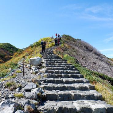 Murodo, Cobblestone hiking path on the plateau 2