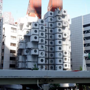 Nakagin Capsule Tower (Tokyo), View on the building in 2021 before dismantlement