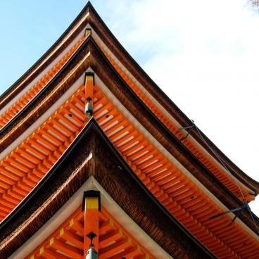 Chikubushima (Lake Biwa), Architectural detail