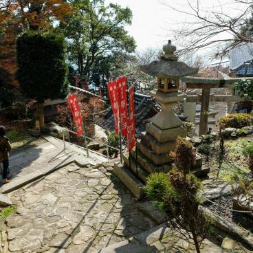 Chikubushima (Lake Biwa), Stairways and stone lantern