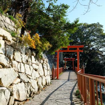 Chikubushima (Lake Biwa), Torii gates alley