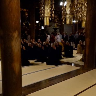 Eihei-ji (Fukui), Early morning prayer with the monks