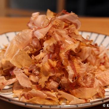 Katsuobushi, Bonito flakes in a plate 2