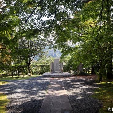 Shinnyo-do (Shinshogokuraku-ji), Buddhist cemetery