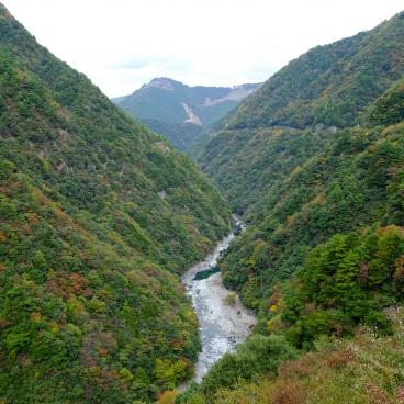 Iya Onsen (Shikoku), View on Iya Valley and the river in autumn