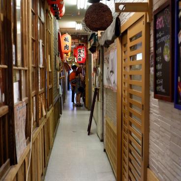 Sennichimae Doguyasuji, Sennichi Jizoson-dori backstreet, Ura-Namba