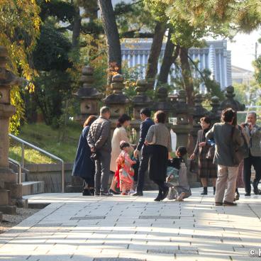 Sumiyoshi Taisha (Osaka), Japanese family celebrating Shichi-Go-San in November 3