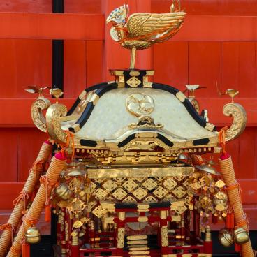 Sumiyoshi Taisha (Osaka), Display of small mikoshi portable shrines for Shichi-Go-San in November