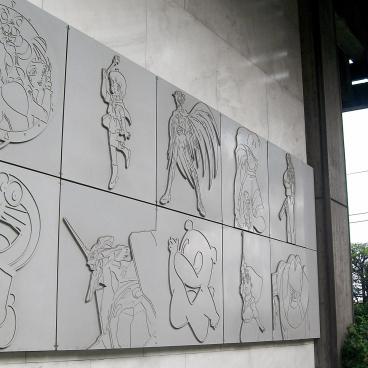 Suginami Animation Museum (Tokyo), Famous anime characters at the entrance of the museum