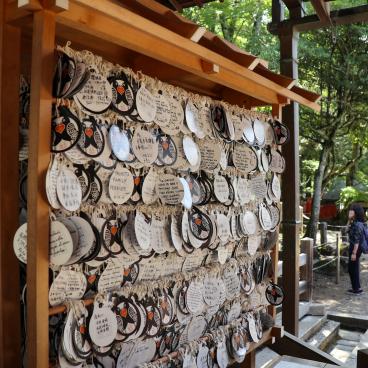 Tamukeyama Hachiman-gu, Ema votive plates shaped as a couple of doves, kami Hachiman's messenger bird