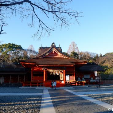 Fujisan Hongu Sengen Taisha, Plaza around the shrine's main hall