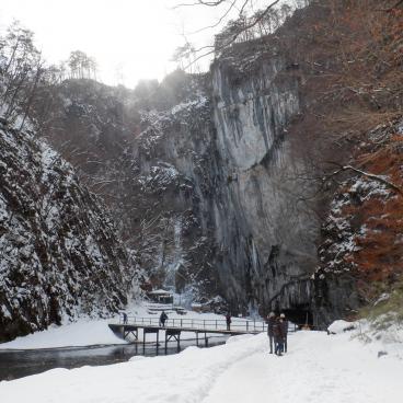 Geibikei Gorge (Iwate) in winter, Bridge in Miyoshigaoka