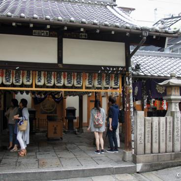 Hozenji Yokocho (Osaka), Hozen-ji temple 2