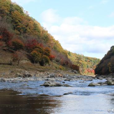 Hozugawa kudari (Kameoka), River and mountain landscape in autumn