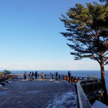 Kitayamazaki Cliffs (Tohoku), Observation deck