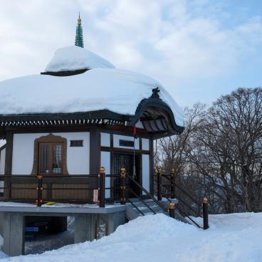 Mount Moiwa, Traditional pavilion covered in snow in winter
