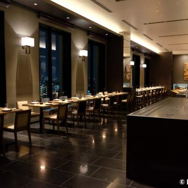 The Royal Park Hotel Iconic Osaka Midosuji, Restaurant and bar